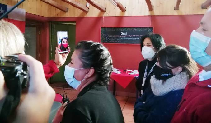 Ministra Rubilar y Presidente Piñera sostienen video llamada con destacada emprendedora de Coínco