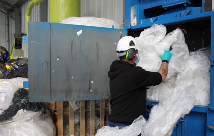 “El plástico no es basura”: el programa de reciclaje de planta San Vicente