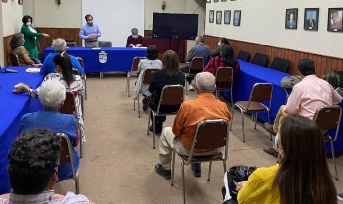 Vecinos de Coinco participan en charla ambiental