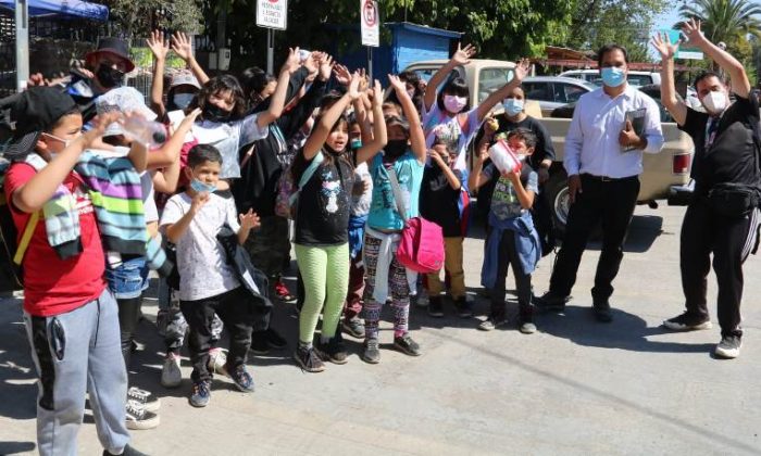 Alcalde Juan Carlos Abud comparte con niños que participan de los programas “4 a 7” y Escuela de Verano en Machalí