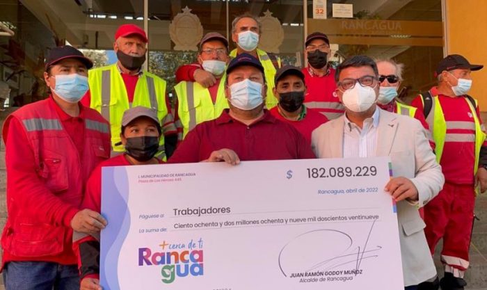 Alcalde Juan Ramón Godoy anuncia entrega de bono para trabajadores del aseo de Rancagua