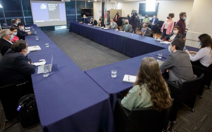 Autoridades se reúnen con gremios de MiPymes para dialogar sobre subsidio al salario mínimo