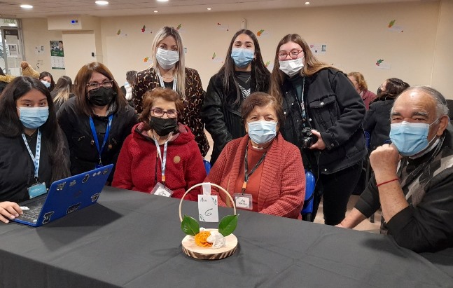 Jóvenes recibieron a adultos mayores en Santo Tomás Rancagua