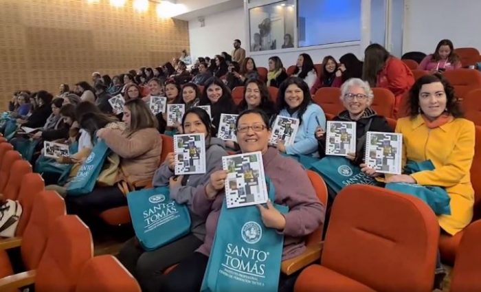 Mujeres emprendedoras se capacitan gracias a alianza entre Santo Tomás y cinco municipios de la Región