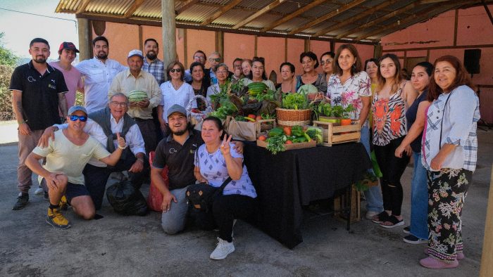 60 familias de La Estrella y Las Cabras han sido beneficiadas con el programa “Huertos Familiares” de Agrosuper