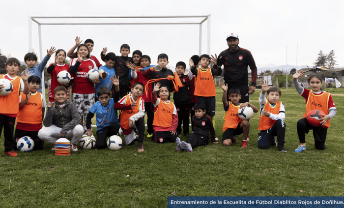 “Fondo Vecino de Agrosuper nos permitió adquirir nuevos implementos para continuar fomentando el deporte en los jóvenes”