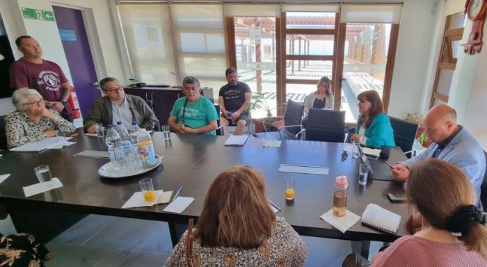 Gobierno Regional coordina ayuda a locatarios afectados por incendio en Pichilemu