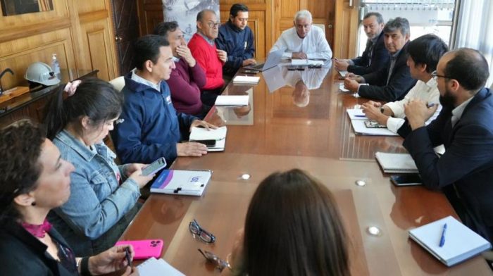Gobernador Regional compromete apoyo para ir en ayuda de los emprendedores afectados por el incendio registrado en la Vendimia de Marchigüe
