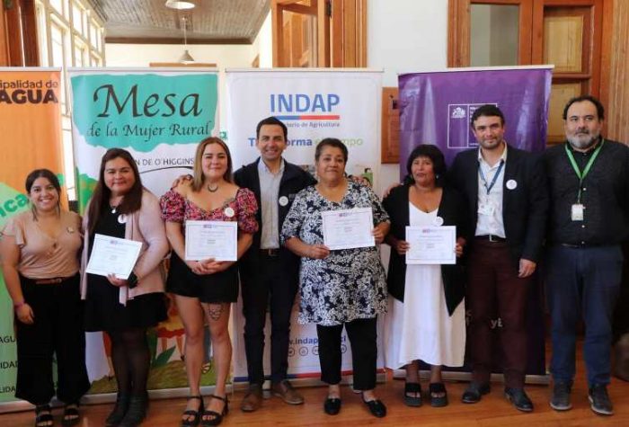 Entregan certificación a mujeres rurales que participaron en Escuela de Lideresas