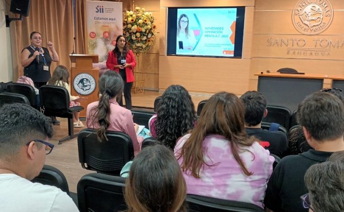 Estudiantes de Santo Tomás se actualizaron sobre la Operación Renta y entregarán asesorías gratuitas