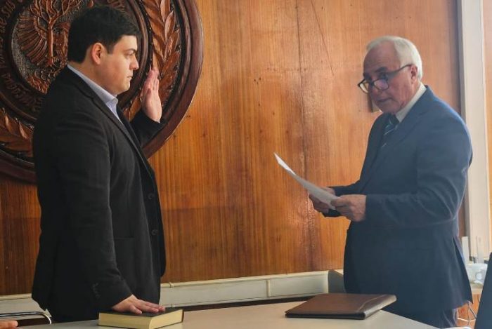 Este viernes se realizó acto de investidura y juramento de alcalde suplente de la Municipalidad de Rancagua, Emerson Avendaño Llanca