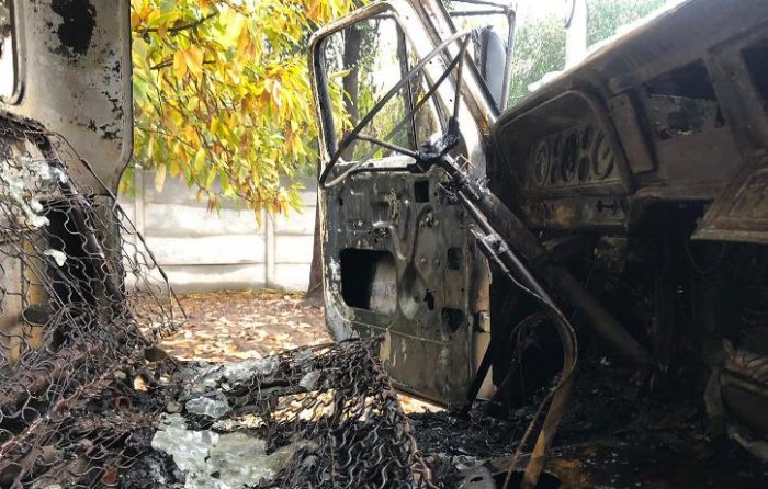 Queman camión de empresa contratista que remodela Colegio Tuniche de Graneros