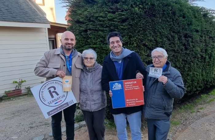 SERNATUR O’Higgins entrega Sellos R de Registro a prestadores turísticos de Pichilemu