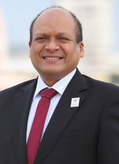 Titulados y brechas de género