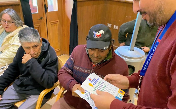 Subsidio eléctrico: Chile Atiende recibirá postulaciones para personas con dificultad de acceso a internet o que no tengan ClaveÚnica