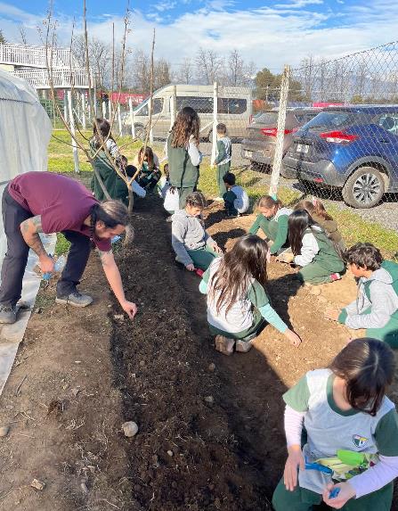 CEAF: Imparte talleres sobre agricultura sustentable a estudiantes de la región