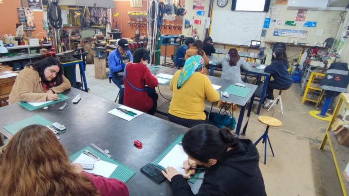 Avanza el proceso de selección para los nuevos alumnos de la Escuela de Orfebres de Coya