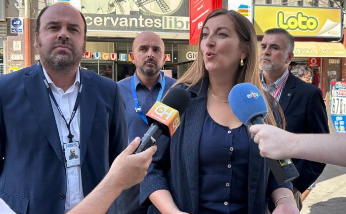 SERNAC fiscaliza librerías y presenta cotizador de útiles, calzados y uniformes escolares