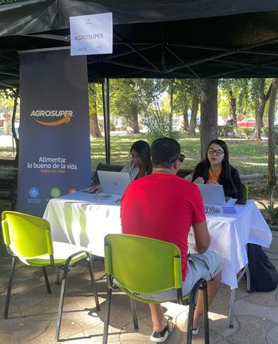 Municipio de Graneros y oficina OMIL SENCE impulsan inédita y exitosa feria de empleo 2025 en plena temporada estival