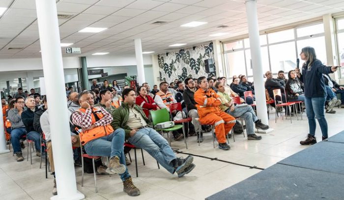 SEREMI de Medio Ambiente visitó El Teniente y explicó nuevo Plan de Descontaminación Atmosférica regional a trabajadores de Codelco