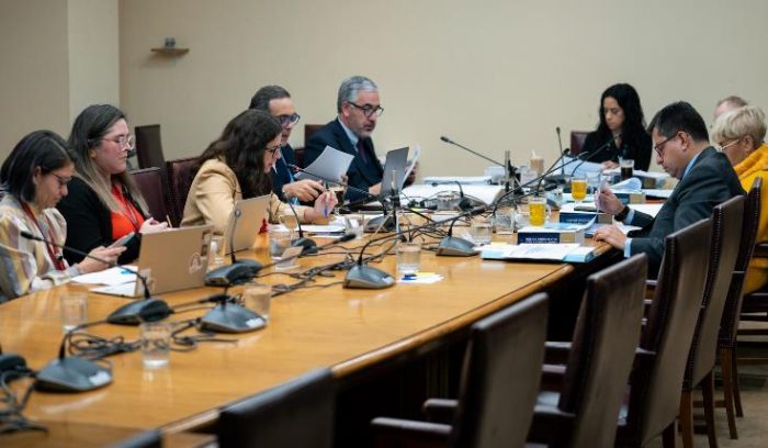 Senado retomó discusión del proyecto que busca eliminar la discriminación hacia mujeres casadas en sociedad conyugal