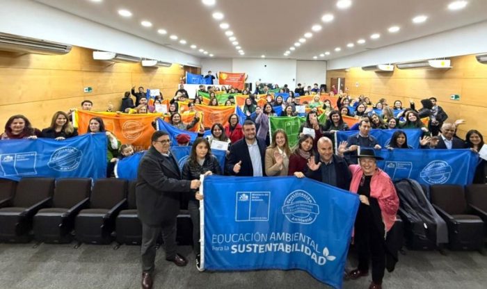 36 establecimientos educacionales recibieron su certificación ambiental y forman parte de la red SNCAE