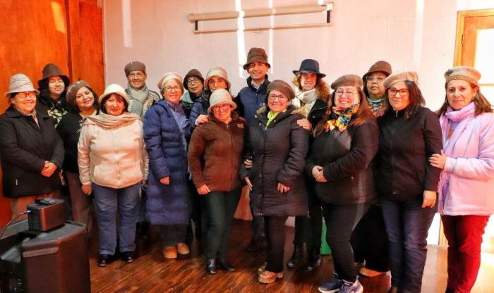 Artesanas de San Vicente y Pichidegua: tras la búsqueda de tradicional sombrero en innovador proyecto textil