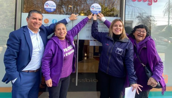 SEREMI de Desarrollo Social y Familia entrega sello Chile Cuida a ESSBIO