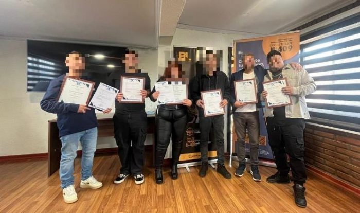 Certifican a usuarios del CAIS de Rancagua en curso de Grúa Horquilla