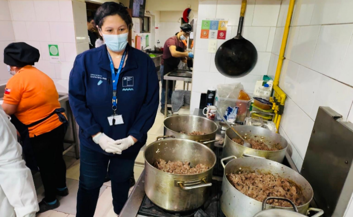 SEREMI de Salud fiscaliza producción de empanadas previo a la celebración de las Fiestas Patrias