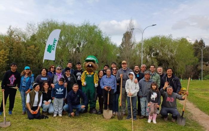 Gracias a CONAF Villa Bicentenario IV recupera sitio eriazo con arborización y habilitación de espacios comunitarios