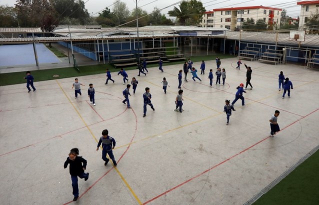 Desvinculación alcanza su mínimo histórico:2024 es el año con menos estudiantes que abandonan el sistema escolar desde que existen registros
