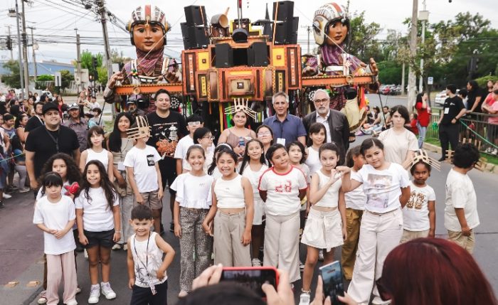 Rancagua: Más de 10 mil personas vibraron con el pasacalle de Teatro a Mil