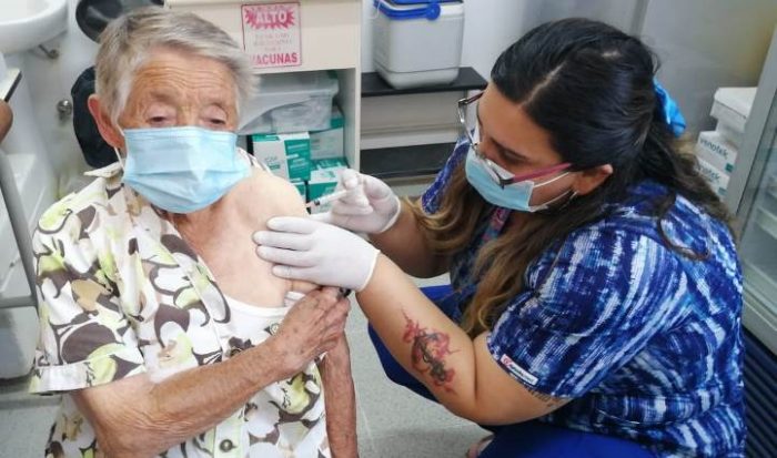 Hospital de Marchigüe llama a la población joven a vacunarse contra el Covid-19
