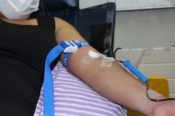 Ser un héroe está en tus brazos