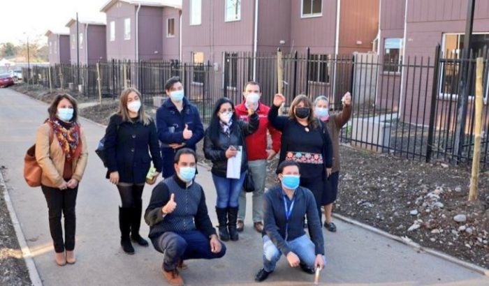 Intendente Guzmán encabeza entrega de viviendas a 120 familias de Machalí