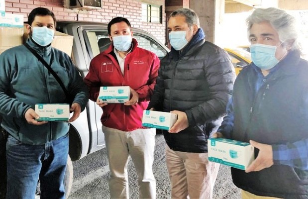 MTT O’Higgins entregó mascarillas de tres pligues y alcohol gel a líneas de COLECTIVOS