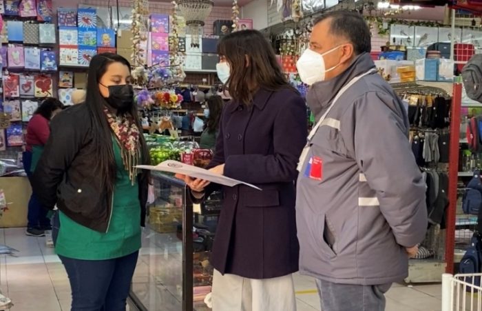 SEREMI del Trabajo y Director del Trabajo O’Higgins entregan “Formulario Único de Fiscalización” a locatarios de Rancagua