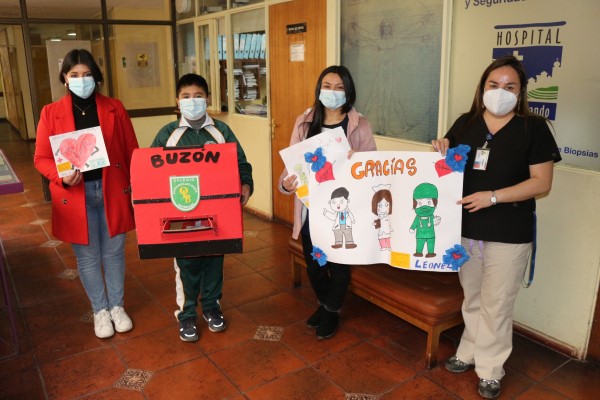 Hermoso gesto del Colegio Olegario Lazo Baeza con el personal de salud