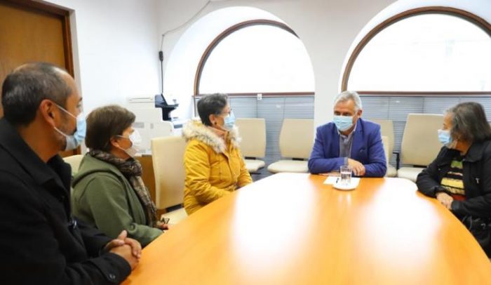 Gobernador Regional se reunió con representantes de profesores  afectados por deuda histórica y empatizó con sus demandas