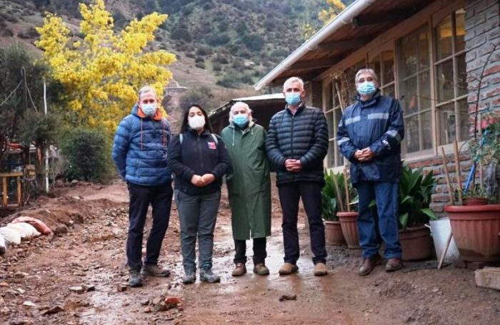 Gobernador Regional visita sector afectado por lluvias y aluvión en Malloa y compromete apoyo para proyecto de mitigación de riesgos