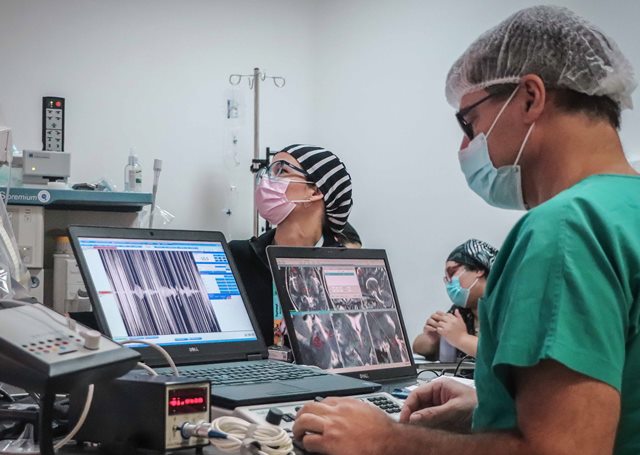 HRLBO sigue avanzando en operaciones a pacientes con parkinson