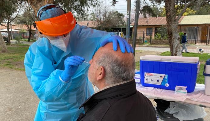 Las estrategias del Servicio de Salud para enfrentar la alta demanda de PCR en la Región