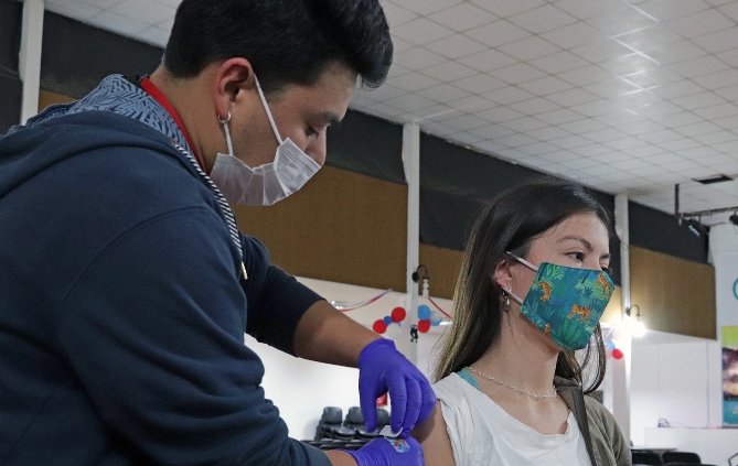 Atención Primaria del Servicio de Salud aborda estrategias para aumentar cobertura de vacunación