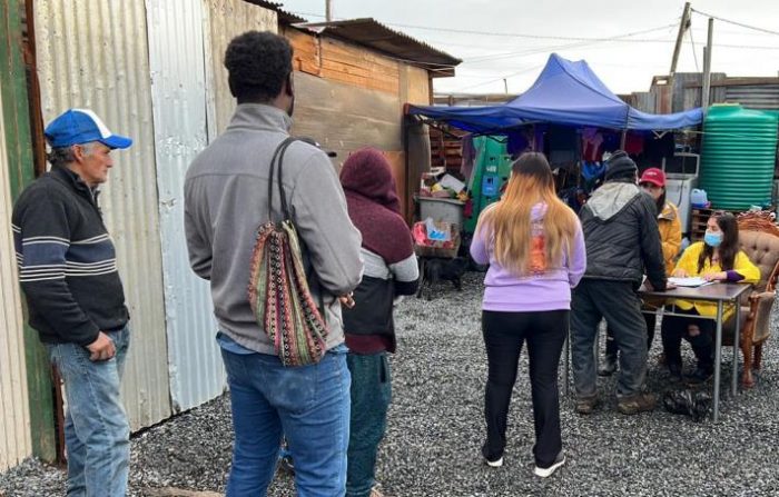 Funcionarios de Salud realizaron vacunación en albergues y campamentos de la comuna
