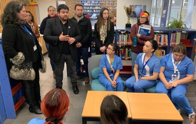 SEREMI de Salud instala dispensadores de preservativos en AIEP Rancagua