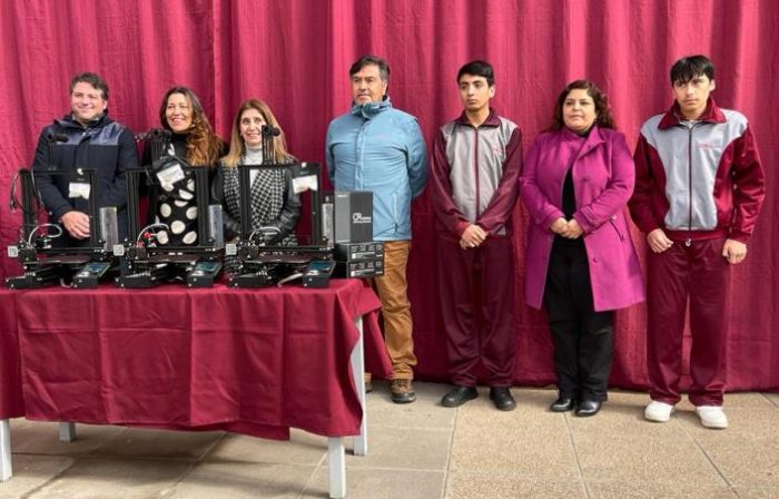 Colegio Ricardo Olea recibe Impresoras 3D para Talleres Laborales