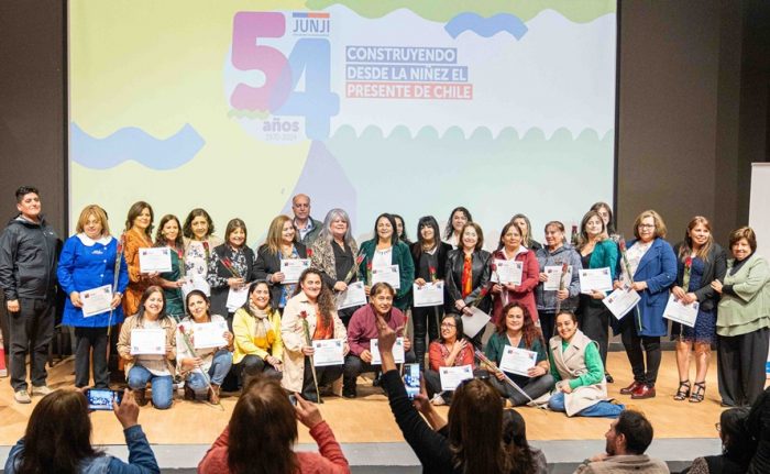 JUNJI O’Higgins entrega reconocimiento a funcionarios y funcionarias por años de servicio