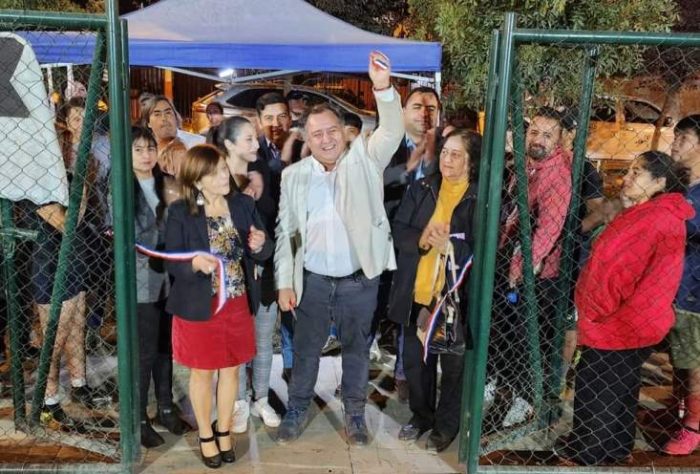 Inauguran primera cancha pública de pasto sintético para Graneros