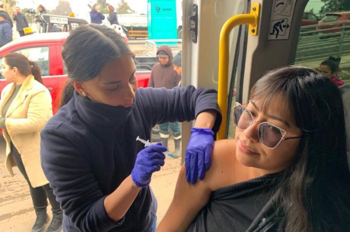 Se realiza vacunación contra Hepatitis A en Graneros debido a inundaciones en viviendas